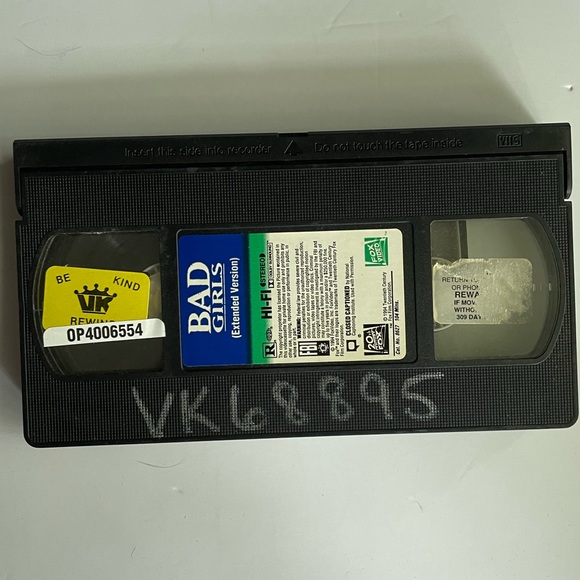 Bad Girls VHS tape - Picture 5 of 6